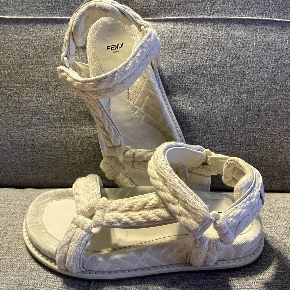 EEUC Fendi sandals size 37.
